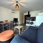 Ground Floor Near Center Whith Balcony, Air Conditioning, Parking Daire