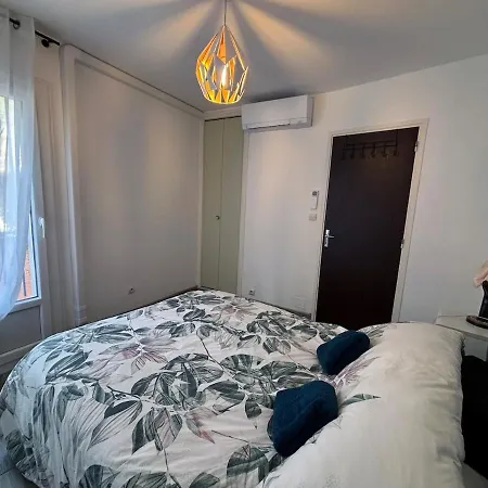 Ground Floor Near Center Whith Balcony, Air Conditioning, Parking