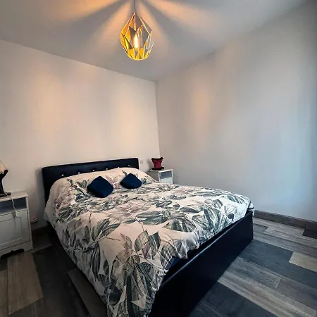 Ground Floor Near Center Whith Balcony, Air Conditioning, Parking Collioure