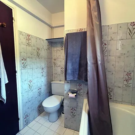 Ground Floor Near Center Whith Balcony, Air Conditioning, Parking Apartment *