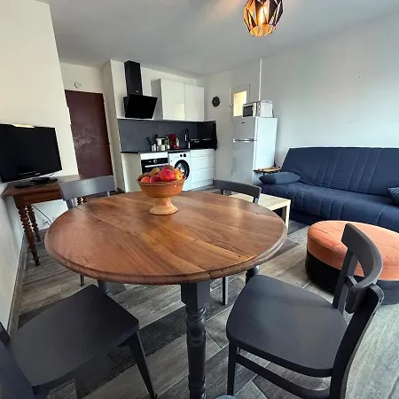 Ground Floor Near Center Whith Balcony, Air Conditioning, Parking