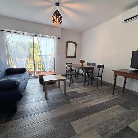 Ground Floor Near Center Whith Balcony, Air Conditioning, Parking Apartament *